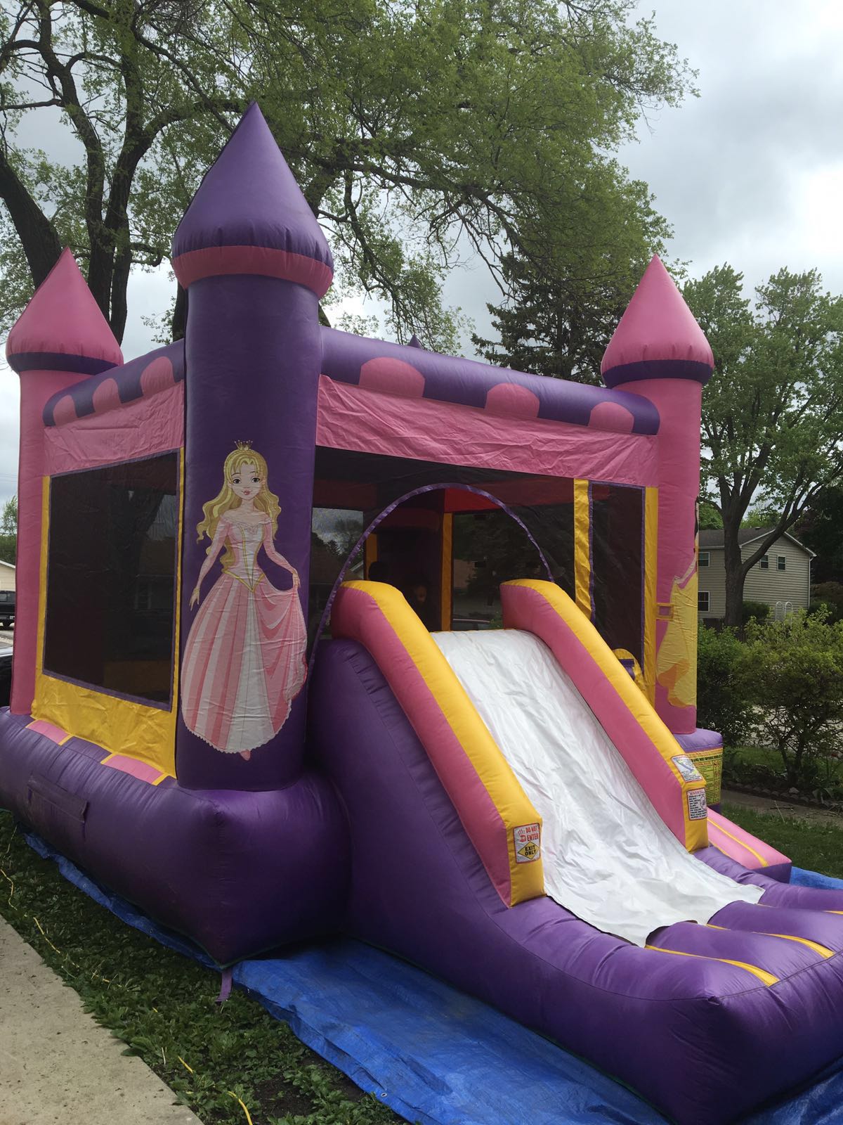 22L x 13 W x 15 H Princess Bouncy House