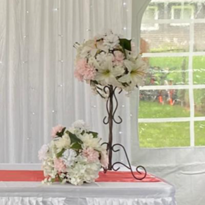 18″ H Metal Frame Center Piece